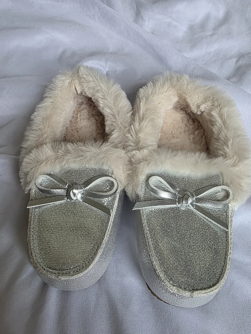 Target Toddler Girls Faux-Fur Silver Slip-On Hard Bottom Slippers Size 10 NWOT